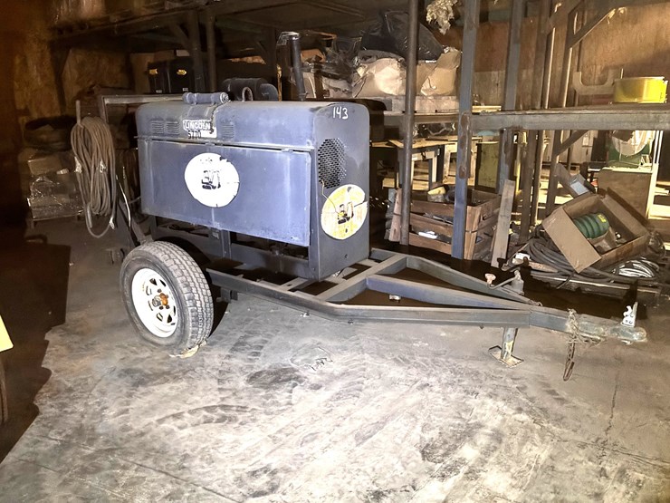 #143-•-lincoln-electric-classic-ii-engine-driven-welder-on-trailer-image-1