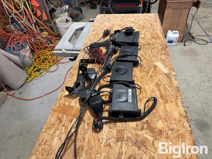 motorola-vhf-hiband-radios-image-4