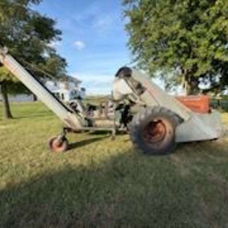1954 New Idea 301 Picker