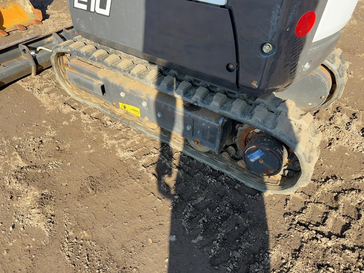 2023-bobcat-e10-image-17