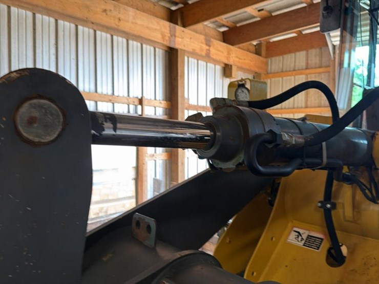 2007-deere-444j-image-30