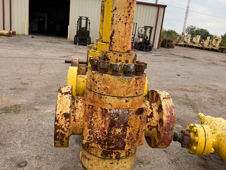 (3-x-$)-7-1/16”-10k-wp-flanged-manual-frac-valves-image-5