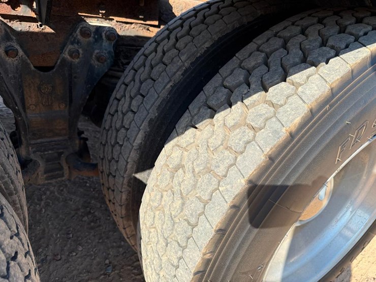 2000-kenworth-t800-image-9