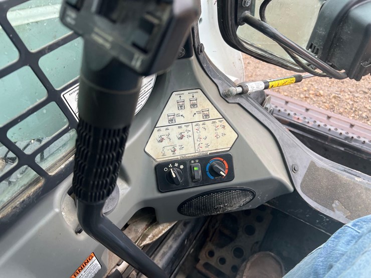 2018-bobcat-s650-image-12