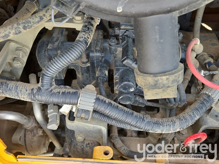 2023-komatsu-d61px-image-46