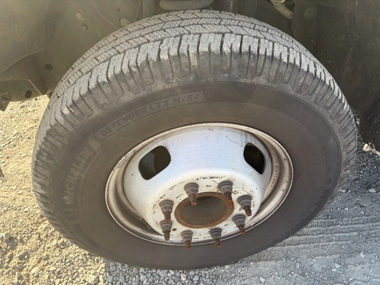 2011-ford-f350-image-14