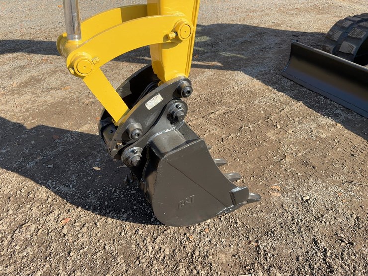 2005-caterpillar-304cr-image-13
