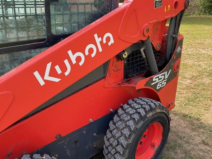 2025-kubota-ssv65-image-9