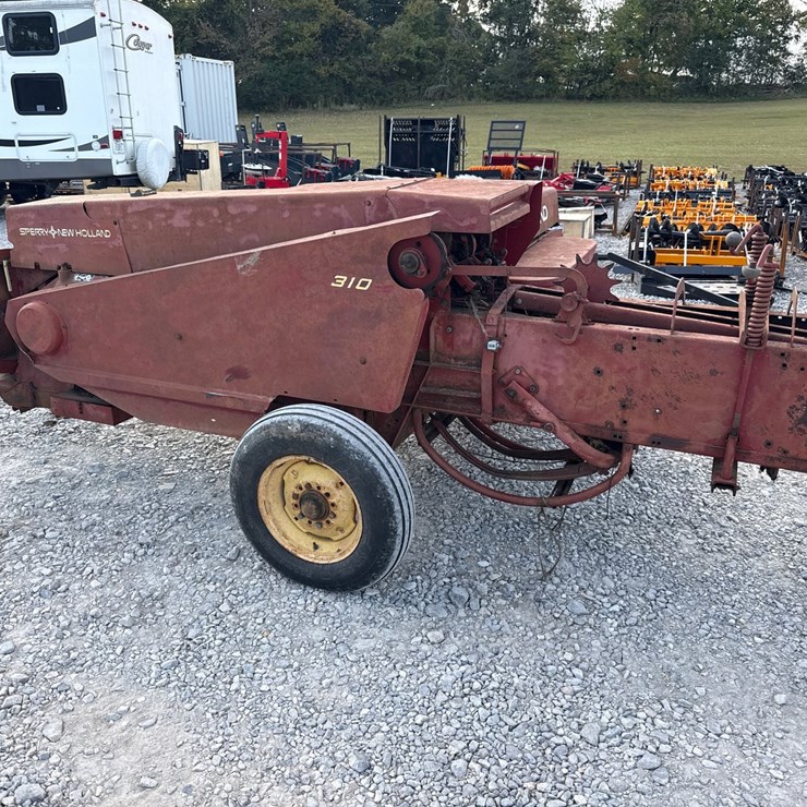NEW HOLLAND 310