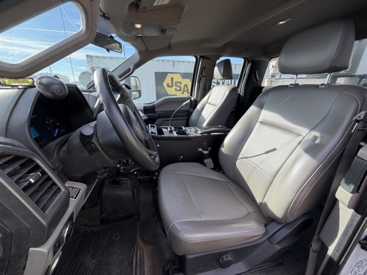 2017-ford-f550-image-30