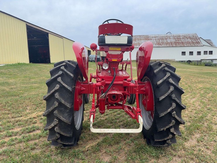 farmall-560-lp-hi-clear-image-4