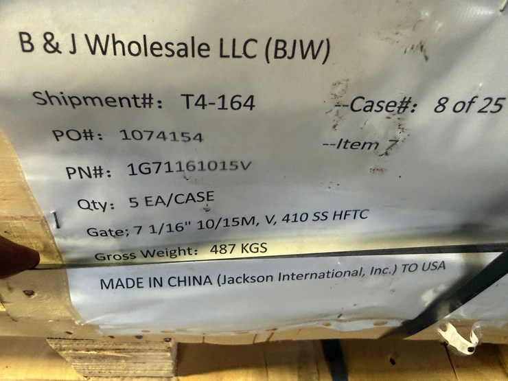 (3)-crates-w/-(10)-7-1/16”-15k-wp-410ss-gates-&-(5)-7-1/16”-15k-steel-gates-image-3