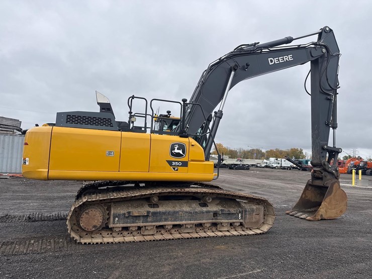 2023-john-deere-350-image-3