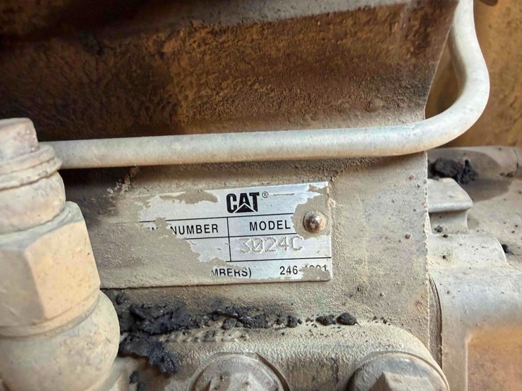 2010-caterpillar-257b2-image-20