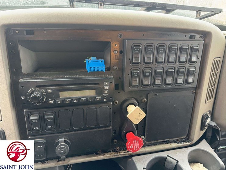 international-workstar-7600-image-24