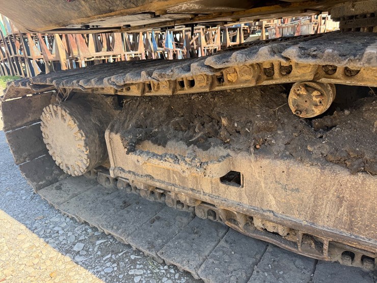 caterpillar-320e-image-27