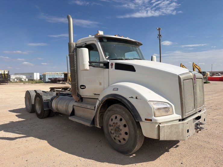 2019-kenworth-t880-image-3