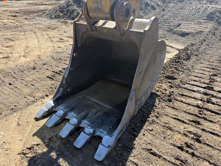 caterpillar-320e-image-21