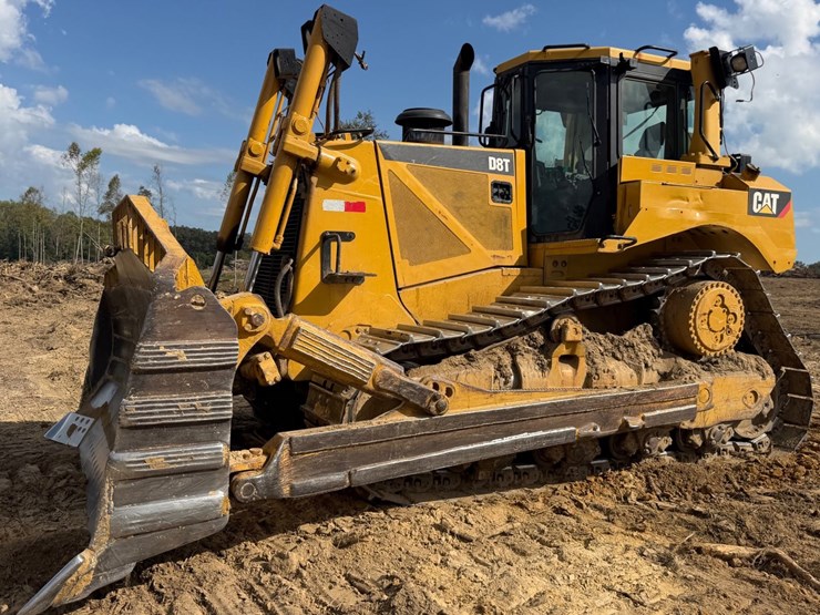 caterpillar-d8t-image-1