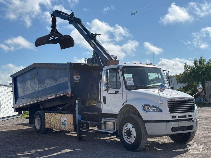 2018-freightliner-m2-106-petersen-tl3-lightning-loader-forestry-grapple-truck-image-2