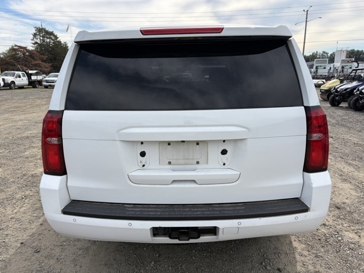 2016-chevrolet-tahoe-image-5