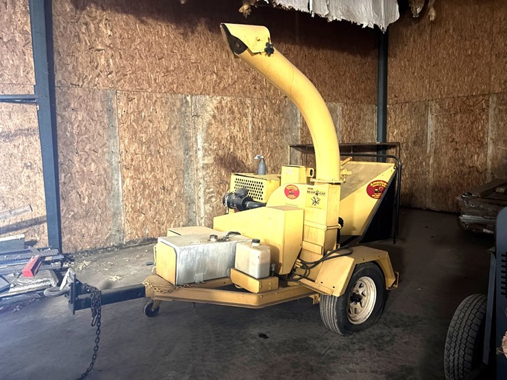 #142-•-echo-bear-cat-towable-wood-chipper-image-1