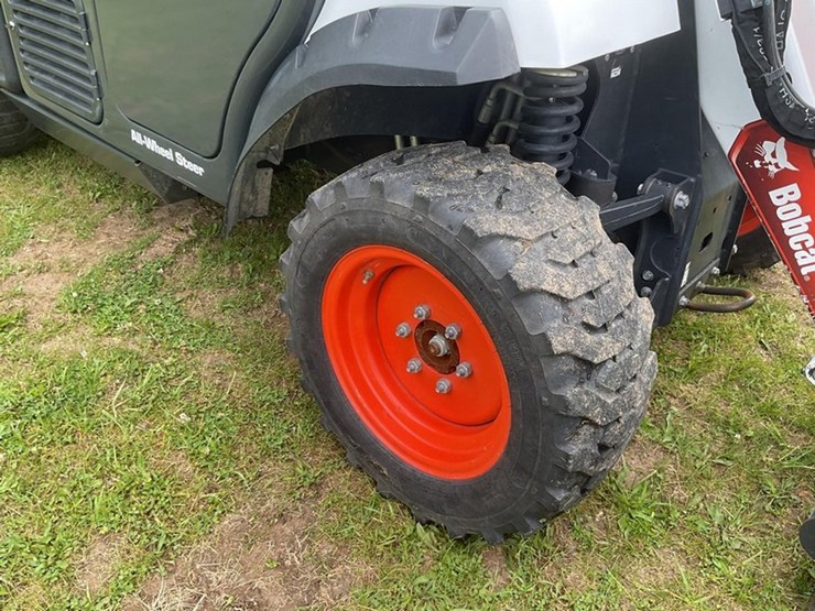 #1041-•-2022-bobcat-uw56-tool-cat-138036-image-12