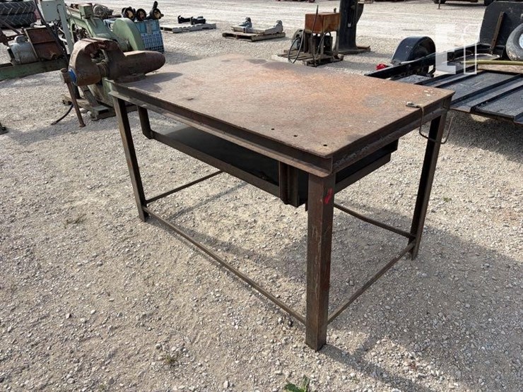 heavy-duty-work-table-image-2