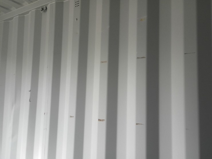 #l110-000-•-40ft-container-[damaged]-image-24