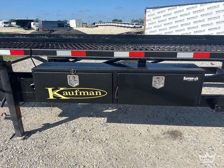 2024-kaufman-fw-37k56lpd-tri-axle-car-hauler-trailer-image-7