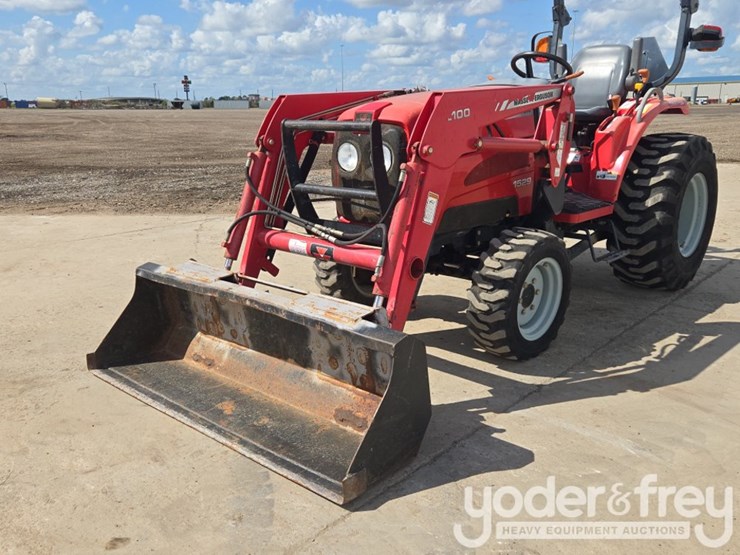 2010-massey-ferguson-1529-image-13