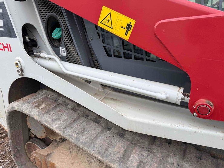 2022-takeuchi-tl8r2-image-12