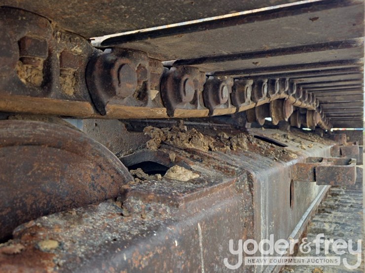 2015-komatsu-pc210-image-11