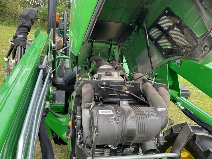 2025-john-deere-5075e-image-23