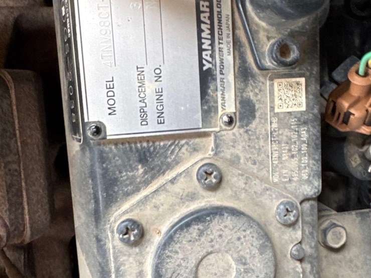 2024-john-deere-85-image-29
