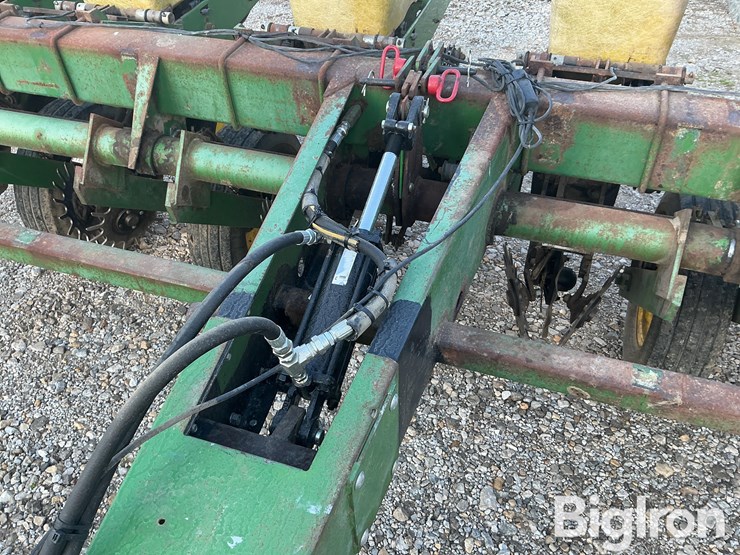 john-deere-7000-image-11