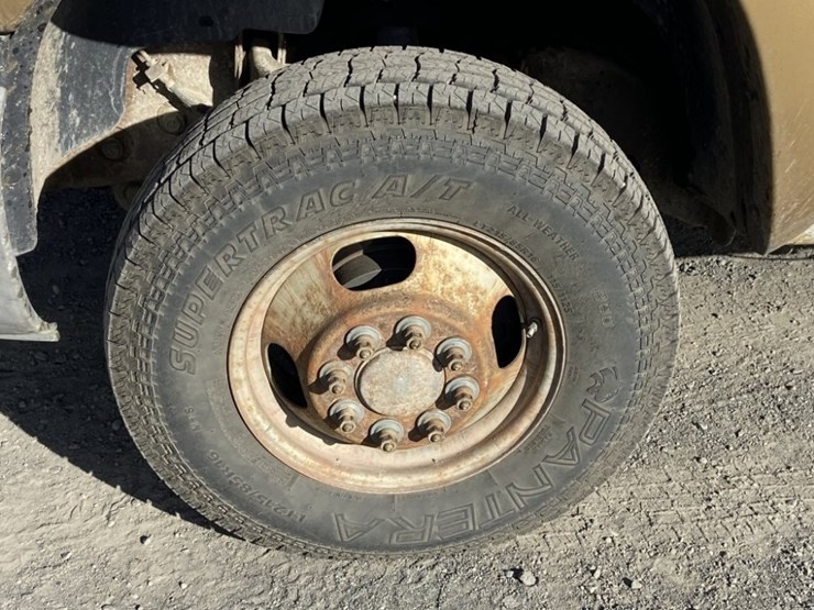 2004-gmc-sierra-3500-image-33