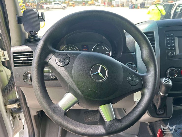 2015-mercedes-benz-sprinter-3500-ambulance-image-8