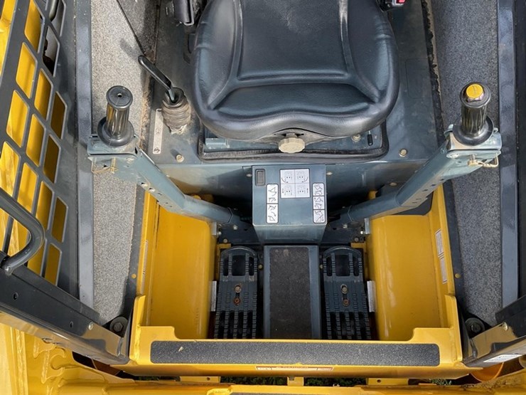 2015-yanmar-s165r-image-19
