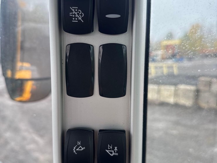 2024-volvo-l90h-image-43