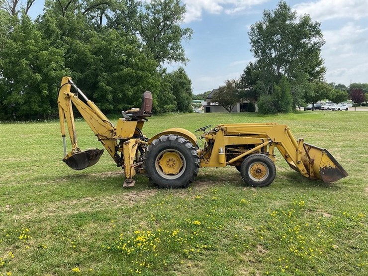 1966-massey-ferguson-2135-image-4