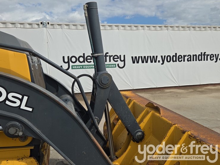 2020-deere-310sl-image-21
