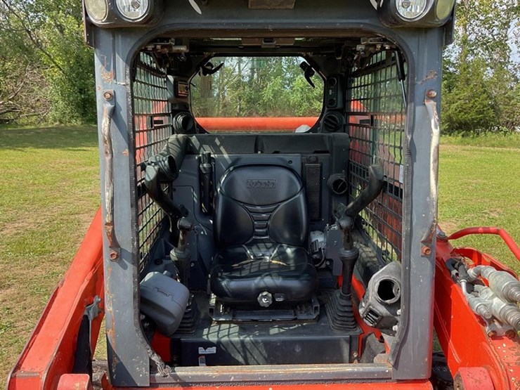 2017-kubota-ssv65-image-15