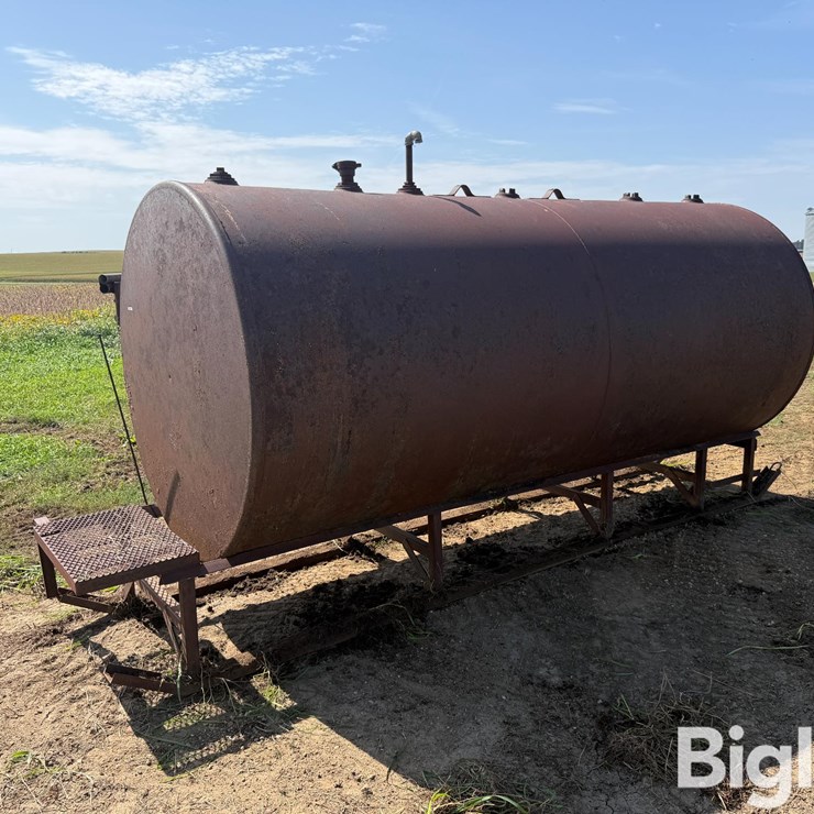 2000-Gal Fuel Tank