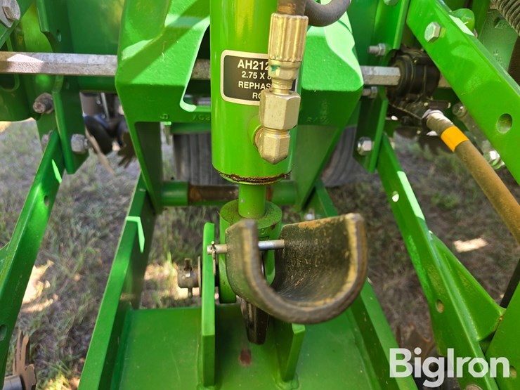 2017-john-deere-1765-image-15
