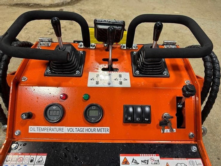 ft36c-walk-behind-skid-loader-image-14