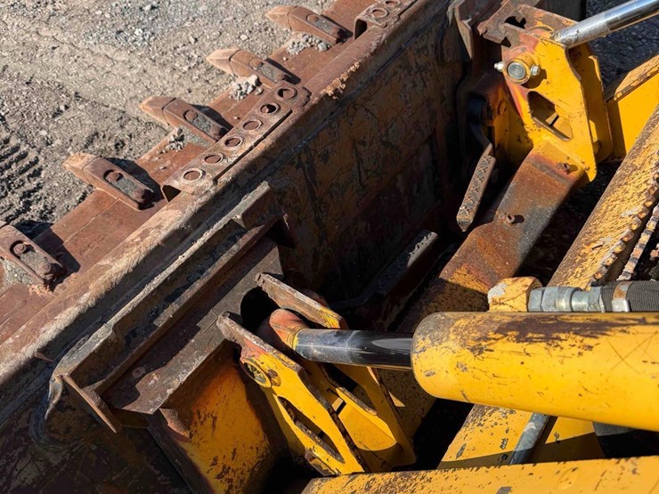 2005-john-deere-325-image-10