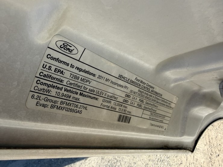 2011-ford-f350-image-13