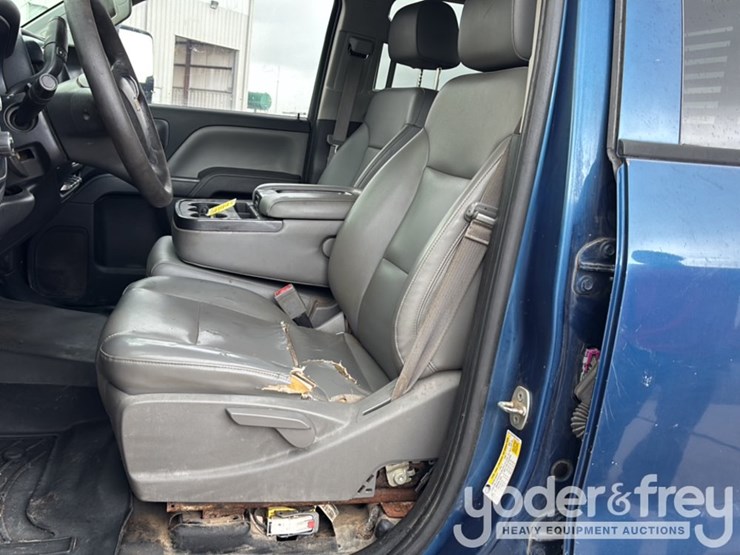 2015-chevrolet-silverado-2500-image-30