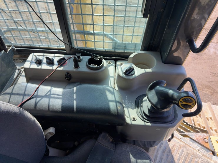 2014-komatsu-d61ex-23-image-37